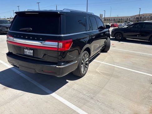 Used 2019 Lincoln Navigator L Select AWD/4WD image 16