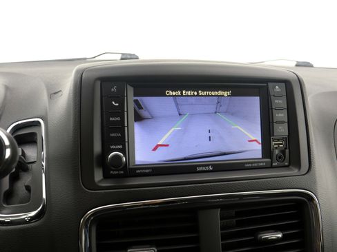 Used 2016 Dodge Grand Caravan SXT w/ UConnect Hands-Free Group image 27