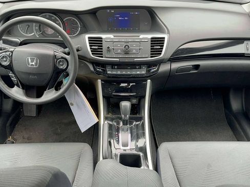 Used 2017 Honda Accord LX image 10