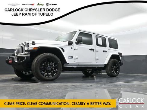 Used 2025 Jeep Wrangler Sahara w/ Safety Group AWD/4WD image 39