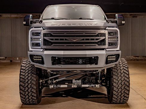 Used 2024 Ford F350 Platinum AWD/4WD image 2