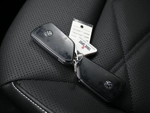 Used 2024 Volkswagen Atlas SE image 28