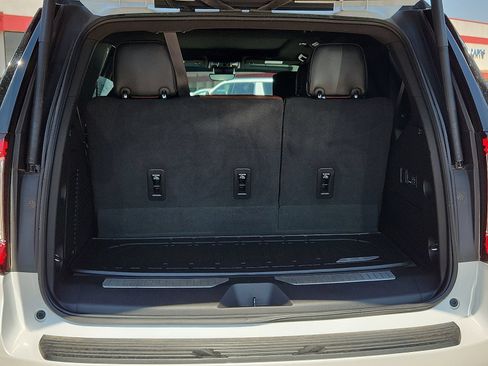 Used 2024 GMC Yukon Denali Ultimate AWD/4WD image 10