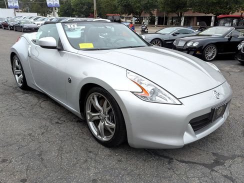 Used 2010 Nissan 370Z Touring w/ Sport Pkg image 39