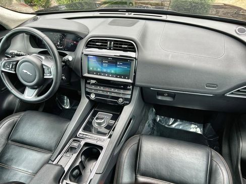 Used 2020 Jaguar F-PACE Prestige image 15