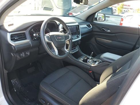 Used 2023 GMC Acadia SLE w/ Driver Convenience Package image 15