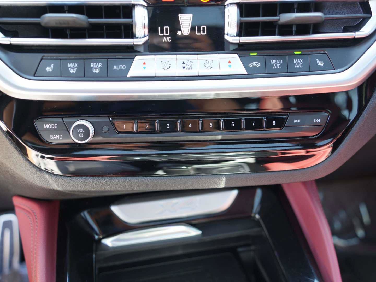 Used 2025 BMW X4 xDrive30i w/ M Sport Package AWD/4WD image 22