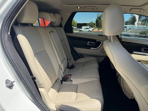 Used 2018 Land Rover Discovery Sport HSE Luxury image 10