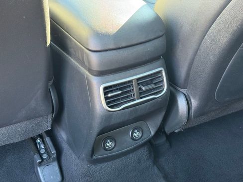 Used 2023 Hyundai Santa Fe SEL w/ Premium Package image 16