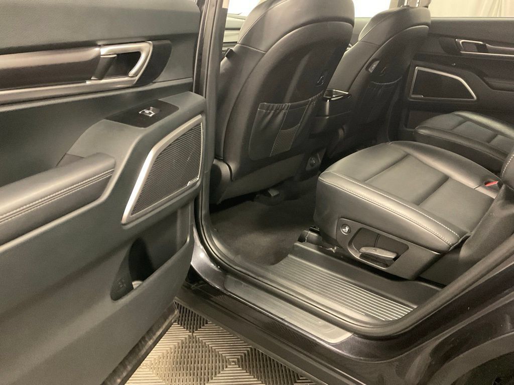 Used 2025 Kia Telluride S AWD/4WD image 29