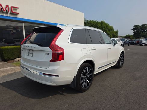 Used 2024 Volvo XC90 B5 Plus AWD/4WD image 3