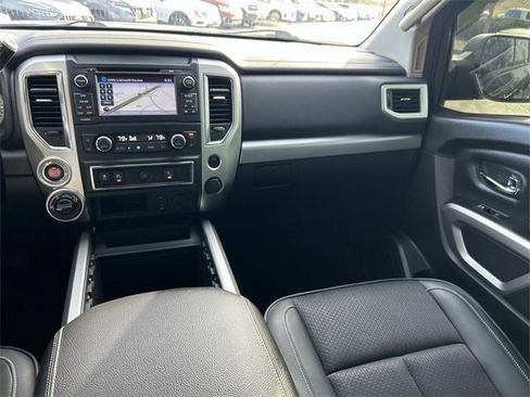 Used 2017 Nissan Titan PRO-4X image 18