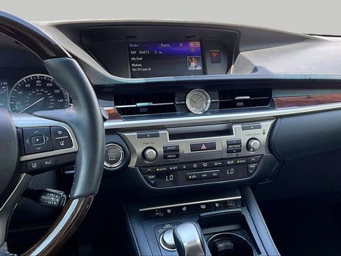 Used 2018 Lexus ES 350 w/ Luxury Package w/Wood Trim FWD image 6