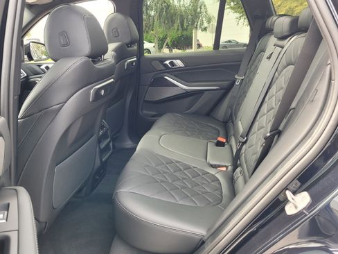 Used 2026 BMW X5 sDrive40i w/ M Sport Package image 11