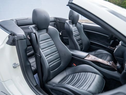 Used 2014 Ferrari California image 3