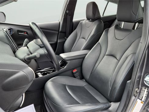 Used 2021 Toyota Prius Limited w/ Premium Convenience Package FWD image 10