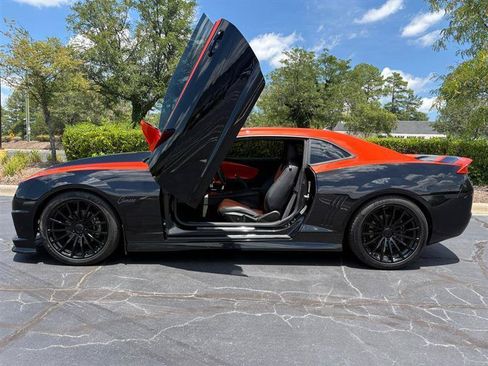 Used 2011 Chevrolet Camaro LS RWD image 5