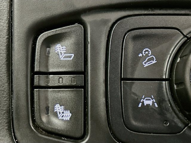 Used 2024 GMC Terrain SLE w/ Driver Convenience Package FWD image 20