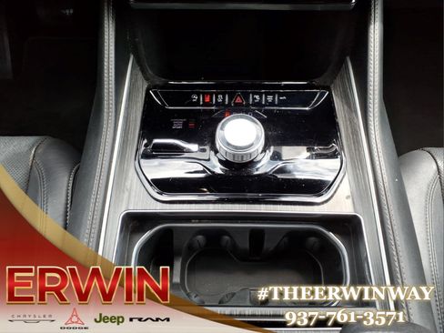 Used 2024 Jeep Wagoneer L Series II w/ Flexible Seating Group AWD/4WD image 23