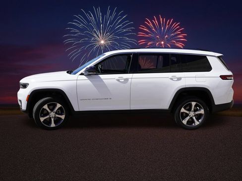 Used 2023 Jeep Grand Cherokee L Limited AWD/4WD image 9