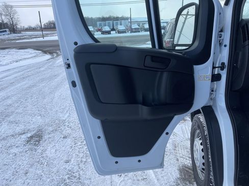 New 2025 RAM ProMaster 2500 w/ Premium Convenience Group FWD image 9