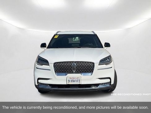 Used 2020 Lincoln Aviator Reserve w/ Class IV Trailer Tow Package RWD image 2