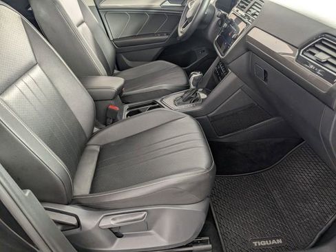 Used 2022 Volkswagen Tiguan SE FWD image 35