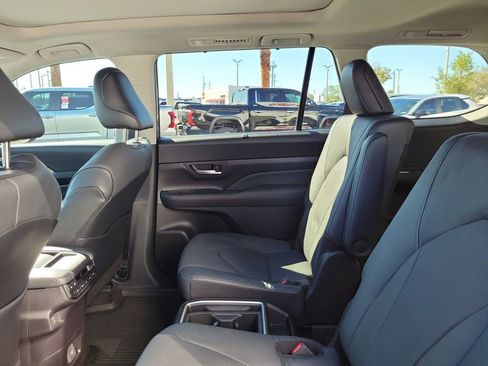 New 2026 Toyota Grand Highlander Platinum image 10