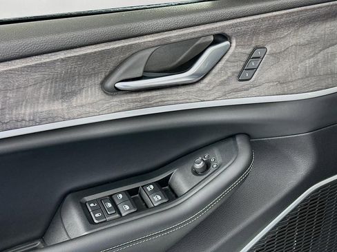 Used 2022 Jeep Grand Cherokee L Limited image 29