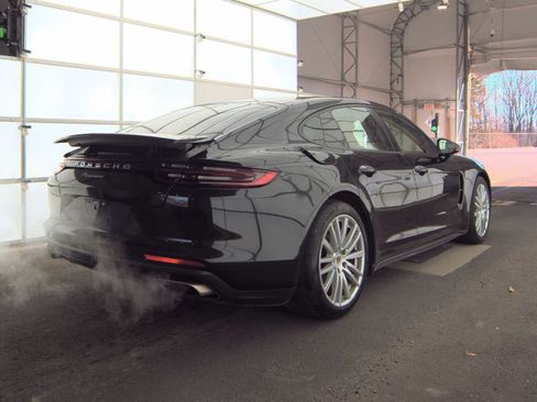 Used 2018 Porsche Panamera 4 image 6