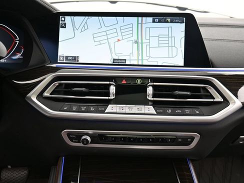Used 2023 BMW X5 xDrive40i w/ Premium Package AWD/4WD image 13
