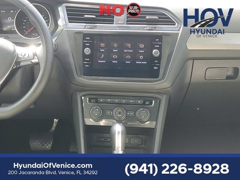 Used 2018 Volkswagen Tiguan SE AWD/4WD image 20