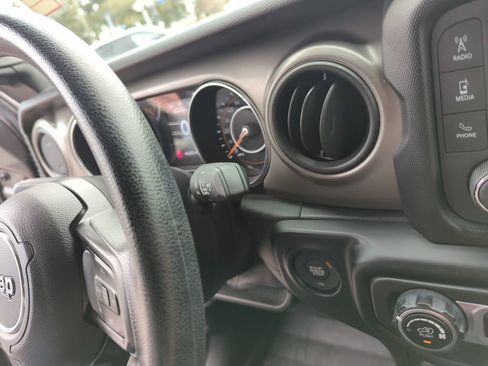 Used 2021 Jeep Gladiator Sport image 23