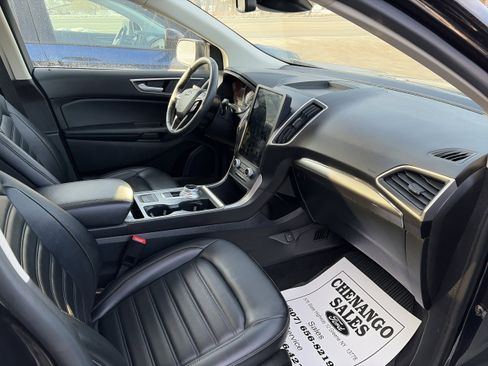 Used 2022 Ford Edge SEL w/ Convenience Package image 5