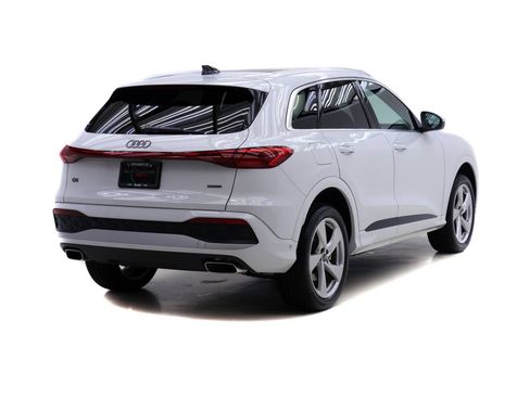 Used 2025 Audi Q5 Premium Plus AWD/4WD image 4