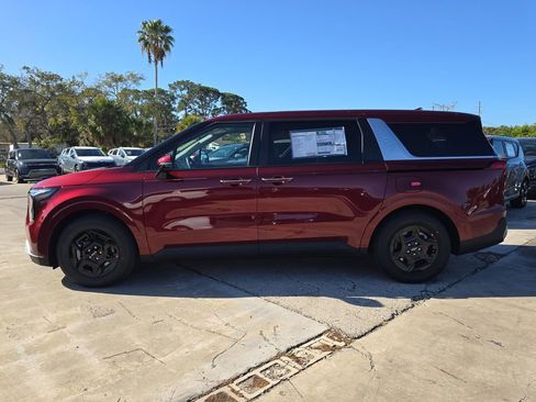 New 2026 Kia Carnival FWD image 5