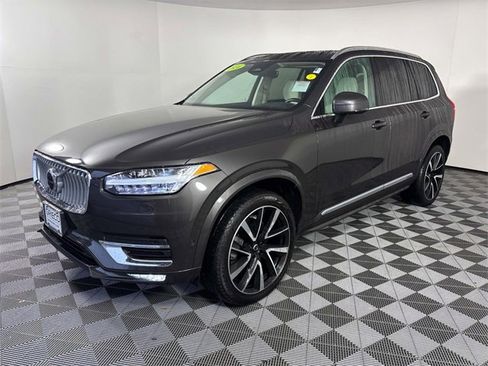 Used 2024 Volvo XC90 B6 Plus image 4