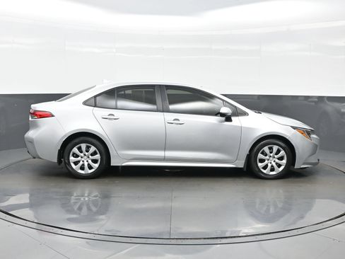 Used 2024 Toyota Corolla LE FWD image 7