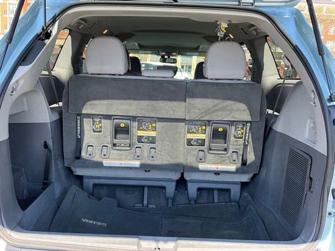 Used 2015 Toyota Sienna XLE w/ XLE Navigation Package image 36