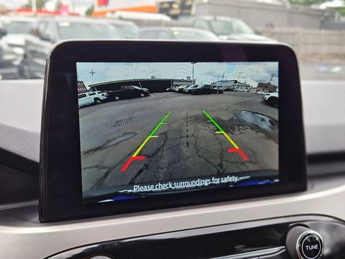 Used 2022 Ford Escape SE image 21