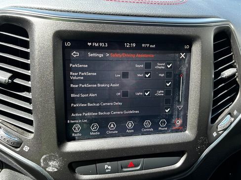 Used 2019 Jeep Cherokee Trailhawk w/ Cold Weather Group AWD/4WD image 36