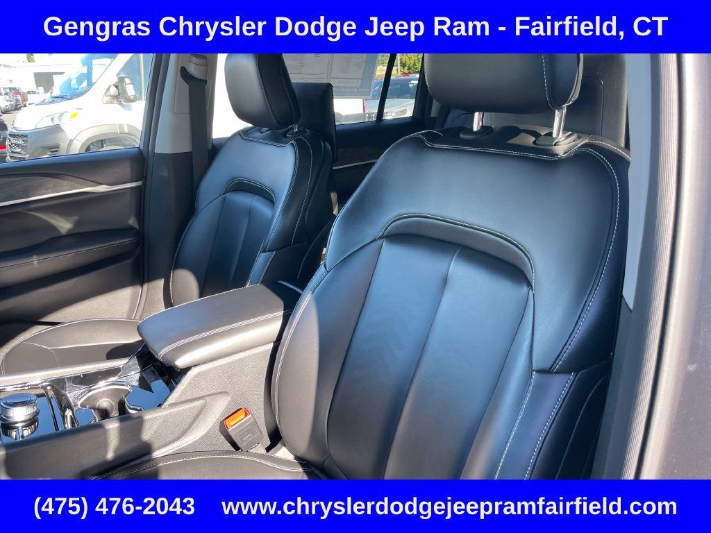 Used 2023 Jeep Grand Cherokee L Limited w/ Luxury Tech Group II AWD/4WD image 49