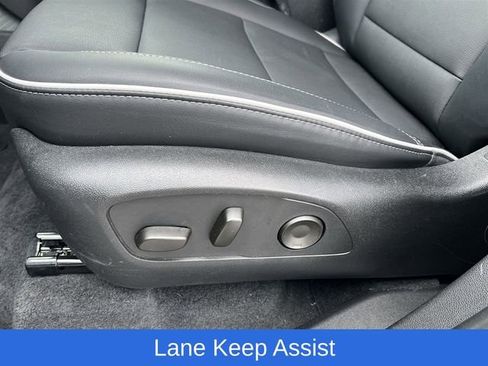 Certified 2025 Buick Enclave Preferred image 19