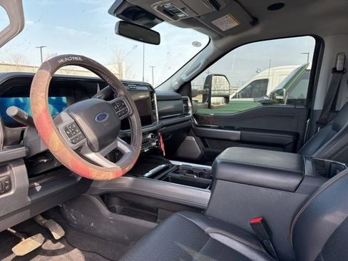 Used 2025 Ford F350 Lariat w/ Lariat Ultimate Package image 5