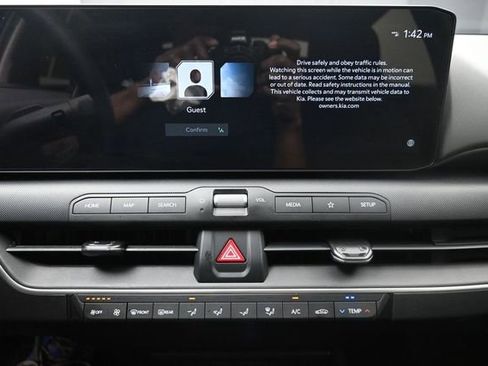 Used 2025 Kia K4 FWD image 11