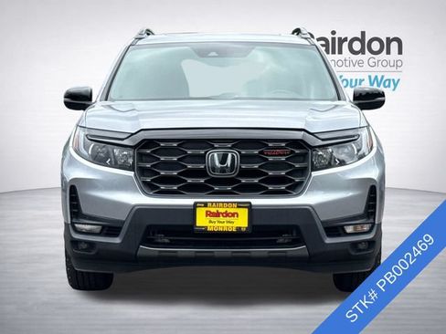 Used 2023 Honda Passport TrailSport image 2