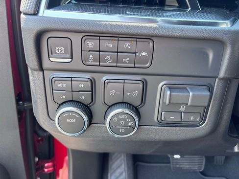 New 2025 Chevrolet Suburban RST w/ Comfort Package image 24