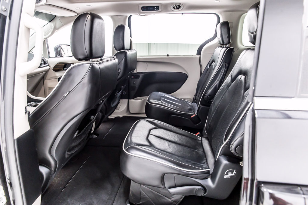 Used 2022 Chrysler Pacifica Limited FWD image 28