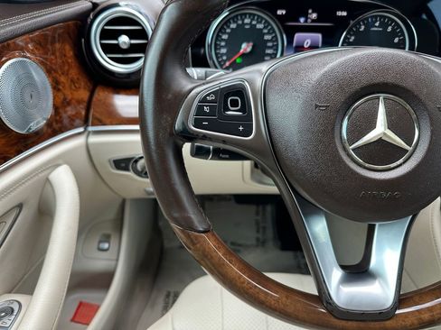 Used 2017 Mercedes-Benz E 300 E 300 image 38