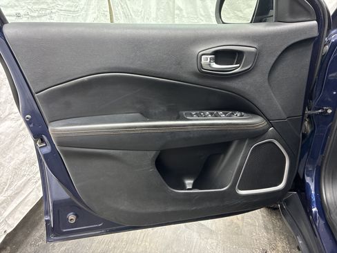Used 2019 Jeep Compass Limited w/ Safety & Security Group AWD/4WD image 17